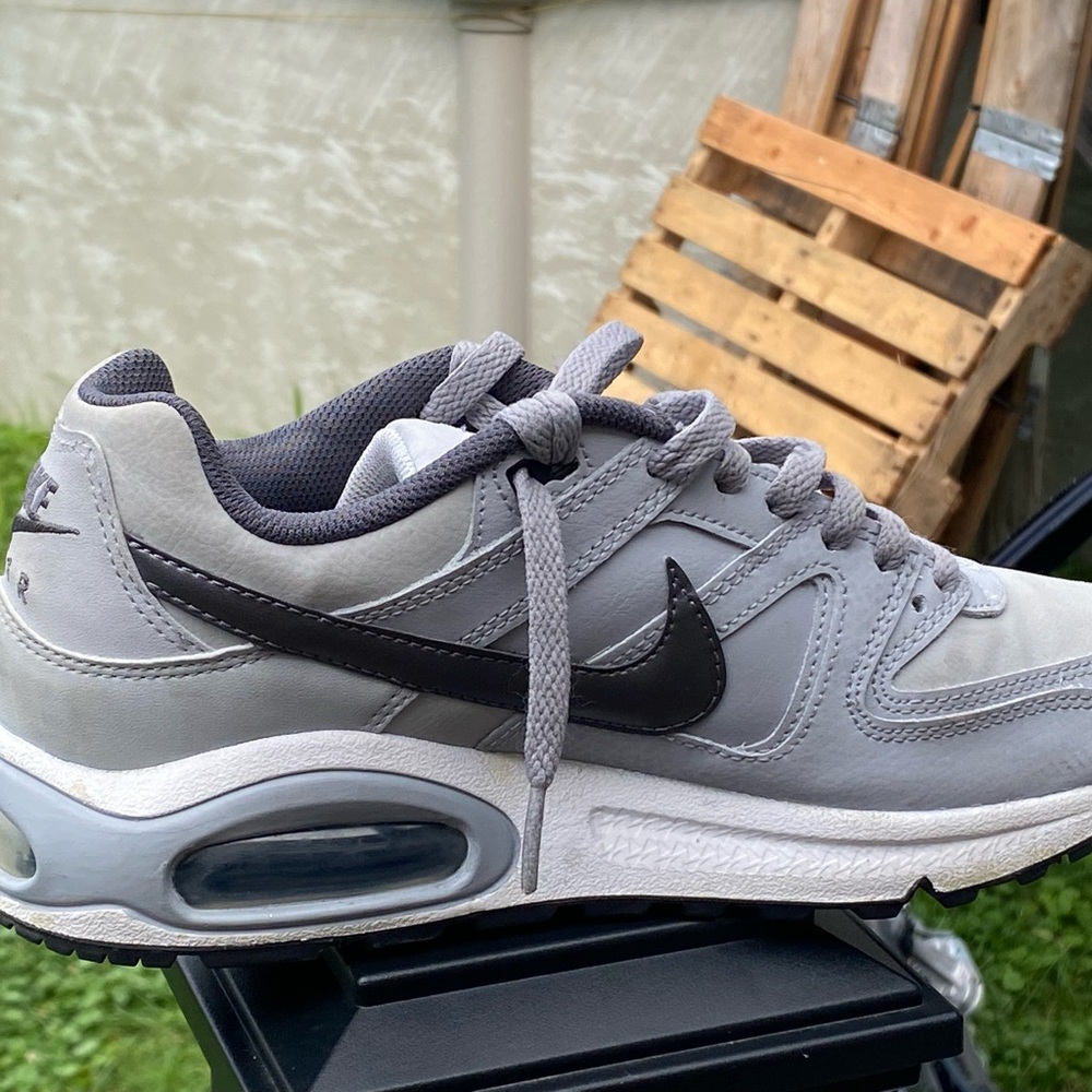 6 men nike grey